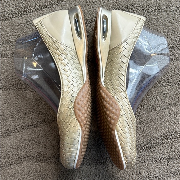 Cole Haan Air Bria Woven Ballerina Flat Soft Gold Size 9 AA - Picture 3 of 7